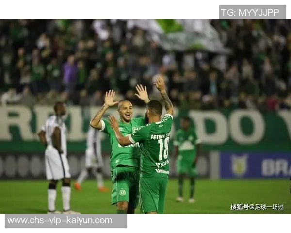 中国足球赛场奇观主队球童连滚数圈拖延时间主裁却罚下客队替补球员